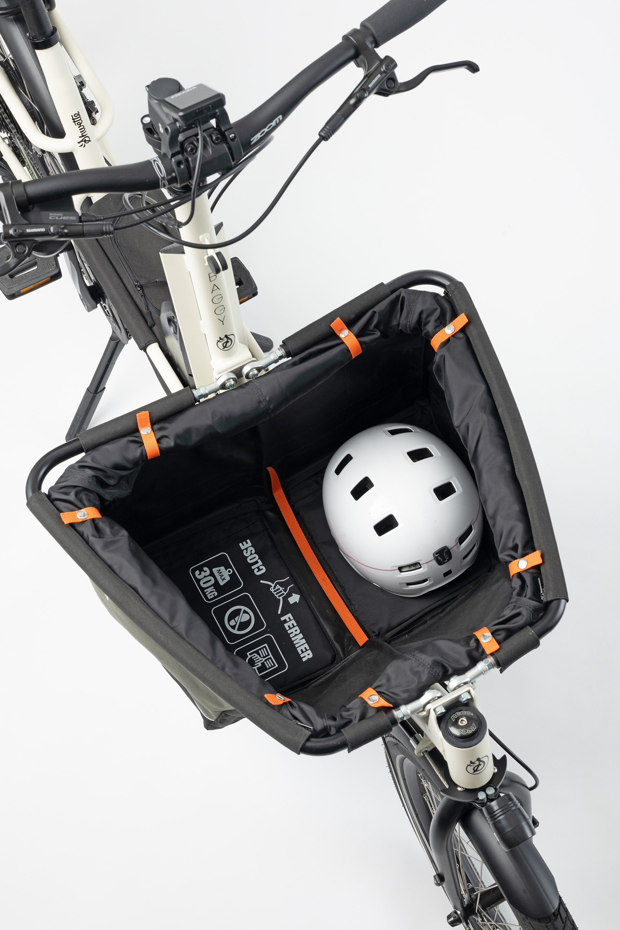 La caisse avant de transport très logeable du vélo Cargo Shwette Baggy