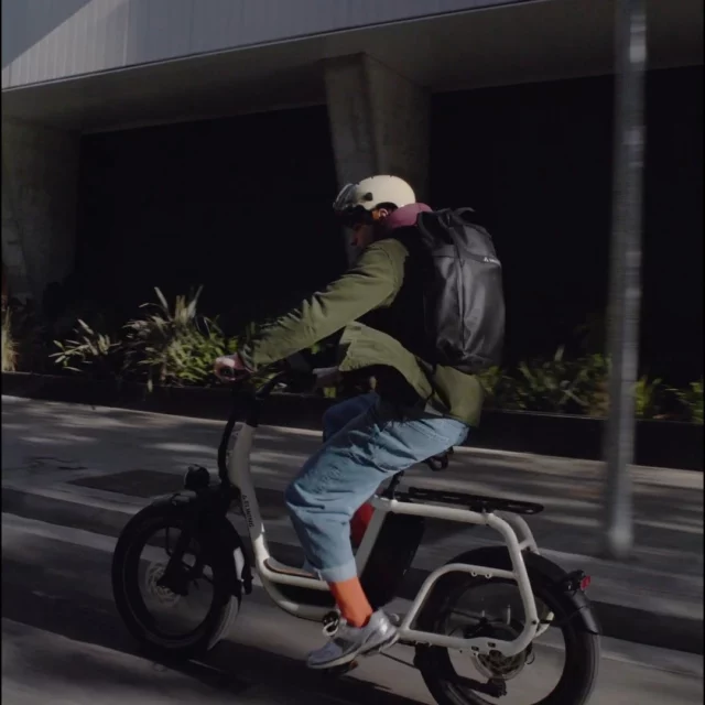 🚲⚡ Le Cargo Elwing RITCMIC à découvrir chez Le Cycle Nantais ! ⚡🚲
Le vélo électrique cargo ultra maniable, parfait pour la ville et les sorties plaisir 🌆🌿  3 versions selon ton quotidien :
✅ RITCMIC Solo : agile et rapide pour tes trajets urbains 🚀
✅ RITCMIC Duo : idéal pour rouler à deux ❤️
✅ RITCMIC Jumbo : pensé pour transporter les enfants en mode famille 👨‍👩‍👧‍👦🧡  Avec le Elwing Cargo Ritcmic, tu profites d’un vélo cargo électrique :
🛍️ pratique pour les courses
🏙️ top en centre-ville
🌿 génial pour les balades loisirs
👌 polyvalent + stable + facile à prendre en main  📍 Essai GRATUIT au magasin
👉 Le Cycle Nantais – 172 rue Paul Bellamy, Nantes
Quartier Hauts-Pavés – Saint-Félix 🏡  📩 Passe nous voir ou écris-nous pour réserver ton essai ! 🙌  #Elwing #Ritcmic #VeloCargo #VeloElectrique #VeloCargoElectrique #Nantes #LeCycleNantais #MobiliteUrbaine #VeloNantes #EssaiGratuit #HautsPavesSaintFelix