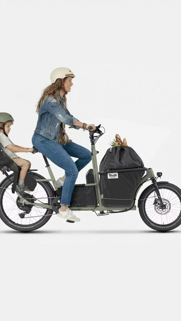 🚲 Swhette Baggy, le vélo cargo qui sait se faire tout petit !
✨ Pratique, malin et incroyablement polyvalent pour transporter :
👶 Un enfant
🐶 Un chien
🛍️ Des courses  🏙️ Compact, agile et facile à vivre !
✨ Caisse avant pliante + guidon pivotant = vélo plat comme une limande !
✨ Stationnement facile
✨ Longueur 2,05m seulement
✨ Enjambement bas
✨ Frein moteur régénératif
✨ Nombreux accessoires pour l'adapter à votre quotidien  🤩 Essai gratuit
📍 Le Cycle Nantais - 172 rue Paul Bellamy – Nantes  #Swhette #Baggy #VeloCargo #VeloCargoCompact #MobiliteUrbaine #LeCycleNantais #Nantes