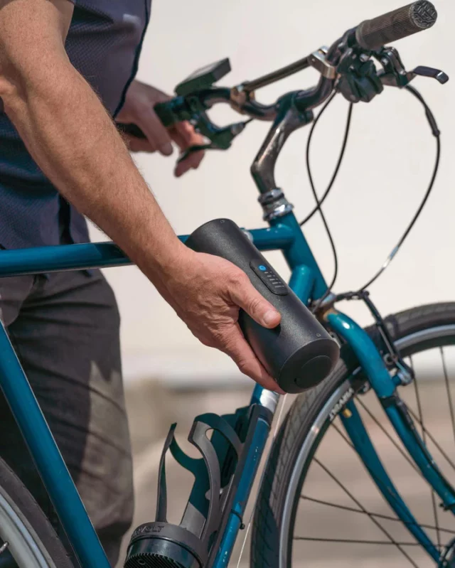 🔋 Votre batterie de vélo montre des signes de fatigue ?
-> Moins d'autonomie ?
-> Recharge plus lente ?
-> Performances en baisse ?
🔋Avant d'envisager un remplacement complet, il existe parfois une autre solution.
Le Cycle Nantais propose un service de reconditionnement de batteries
Cette solution permet de redonner une seconde vie aux batteries de vélos électriques ♻️
Une solution souvent plus économique et plus responsable.
📍 Venez nous rencontrer dans notre atelier en centre-ville de Nantes pour faire un point sur votre batterie.  #BatterieVAE #VéloElectrique #RefitBatterie #Nantes #LeCycleNantais